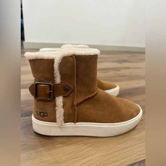 UGG WOMEN'S AIKA CHESTNUT SUEDE Size 7 - Picture 1 of 6